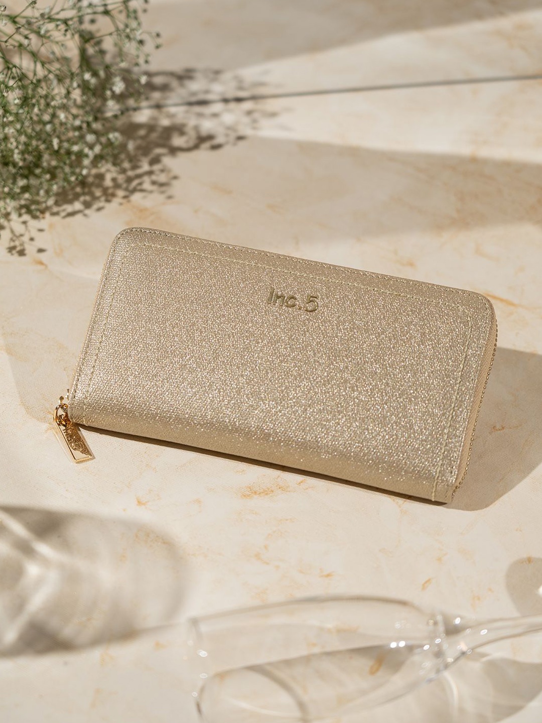 

Inc 5 Women Geometric Textured Card Holder, Gold