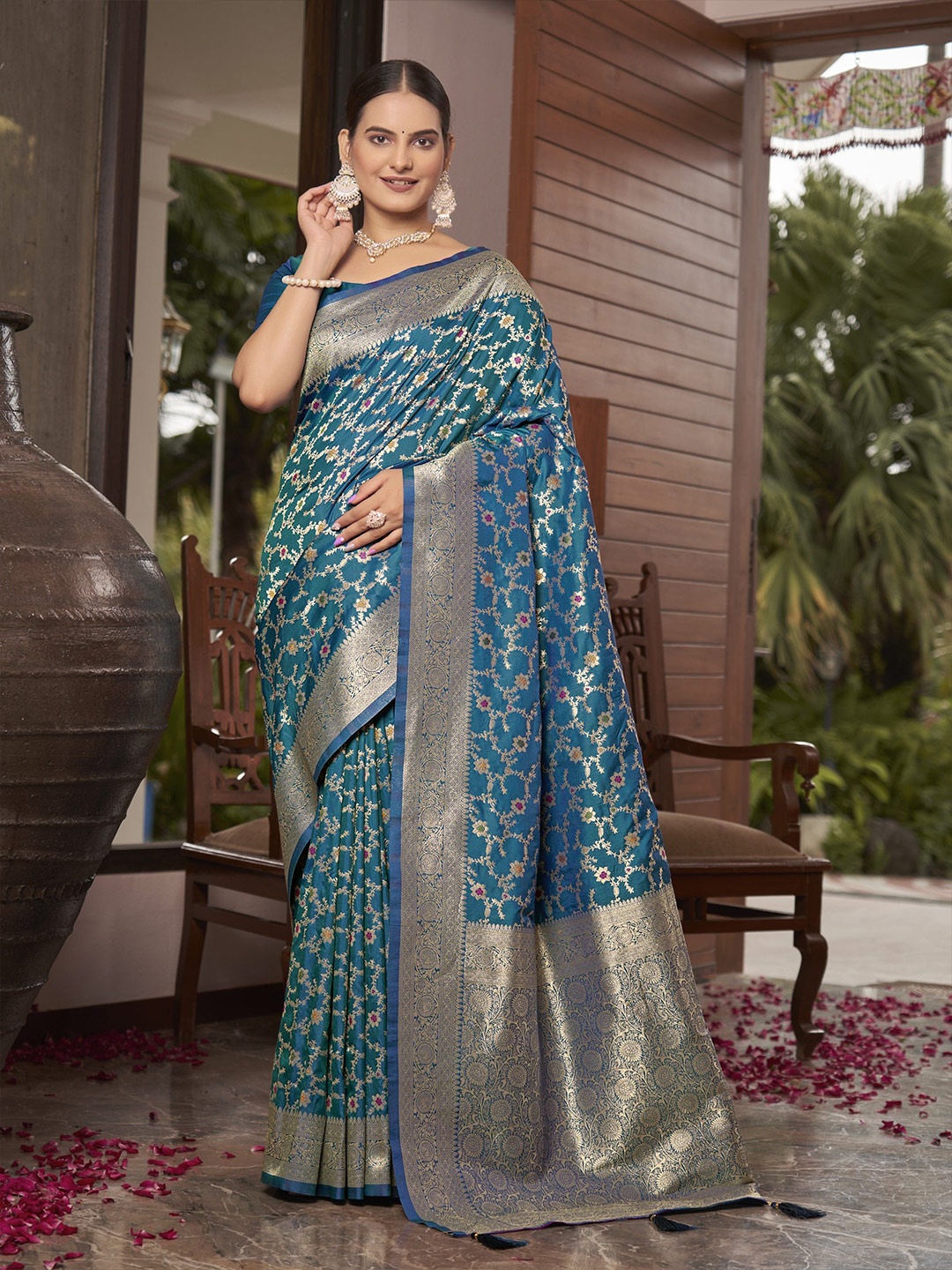 

SAREETHNIC Floral Zari Pure Silk Banarasi Saree, Blue