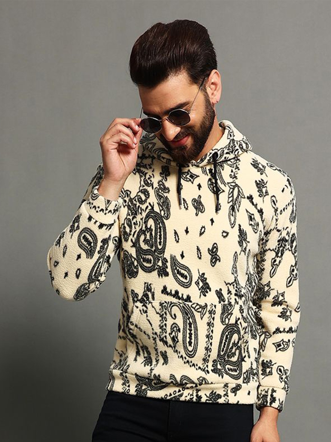 

OGEN Men Printed Hooded Sweatshirt, Black