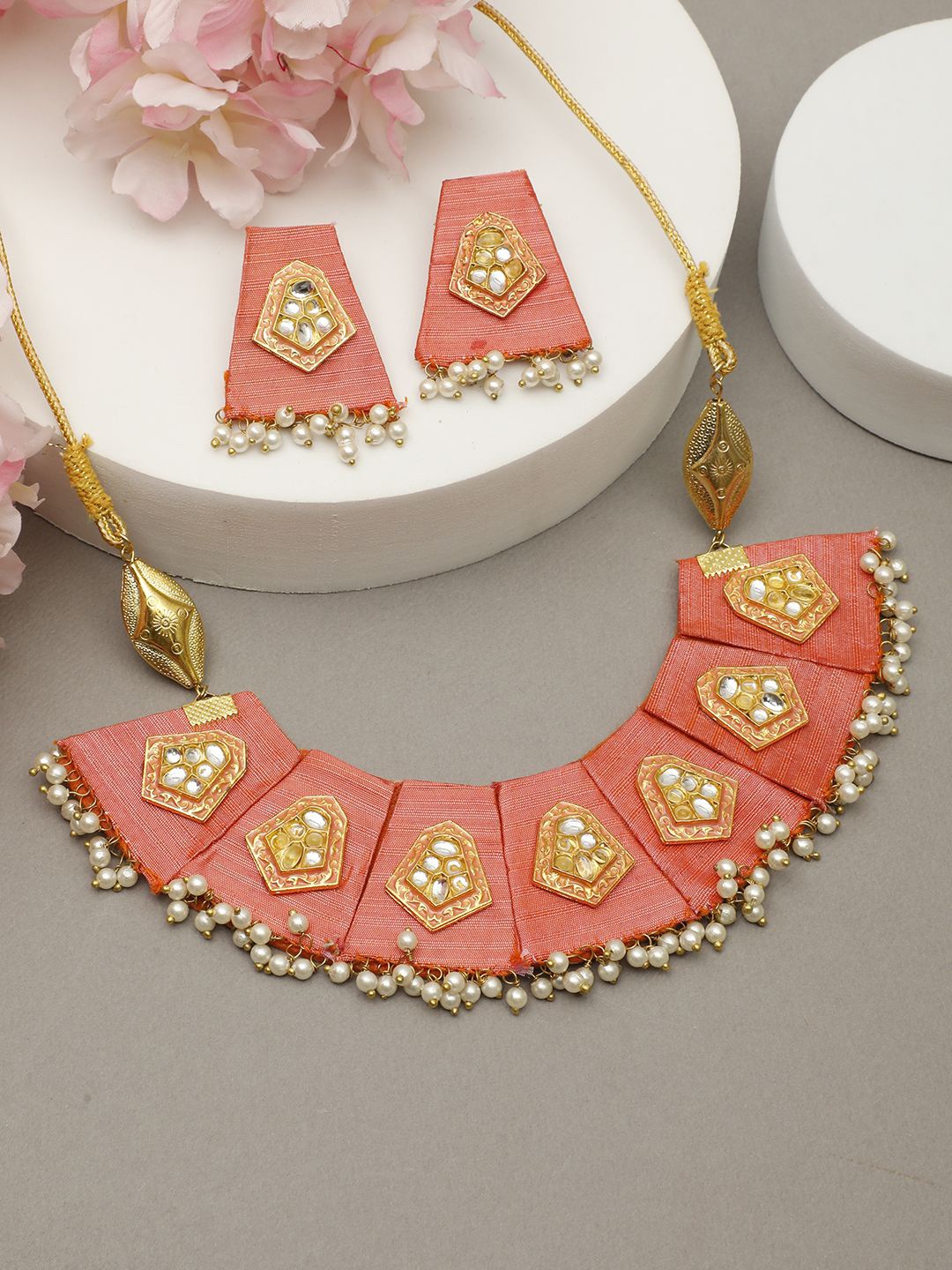

VIVAZS Gold Plated Stones-Studded And Pearls-Beaded Jewellery Set