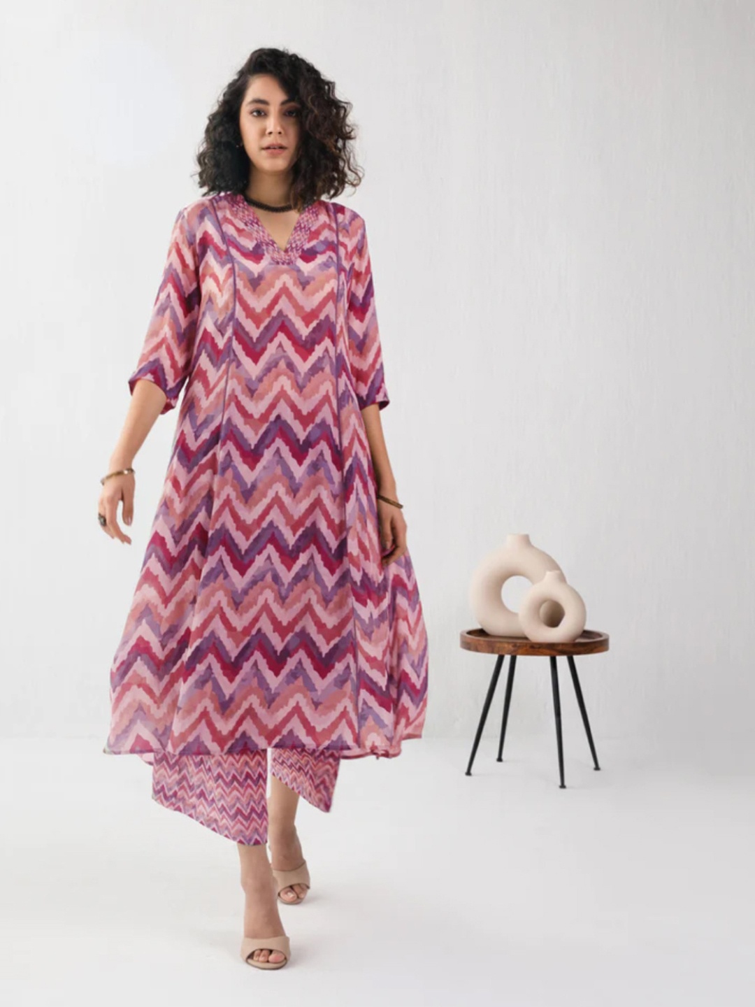 

BAESD Chevron Printed V-Neck A-Line Kurta With Palazzos, Peach