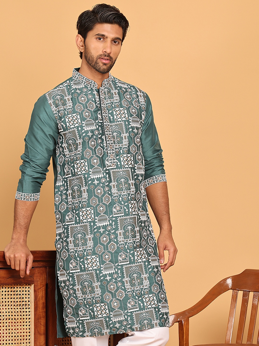 

Jompers Ethnic Motifs Embroidered Mandarin Collar Thread Work Straight Kurtas, Green