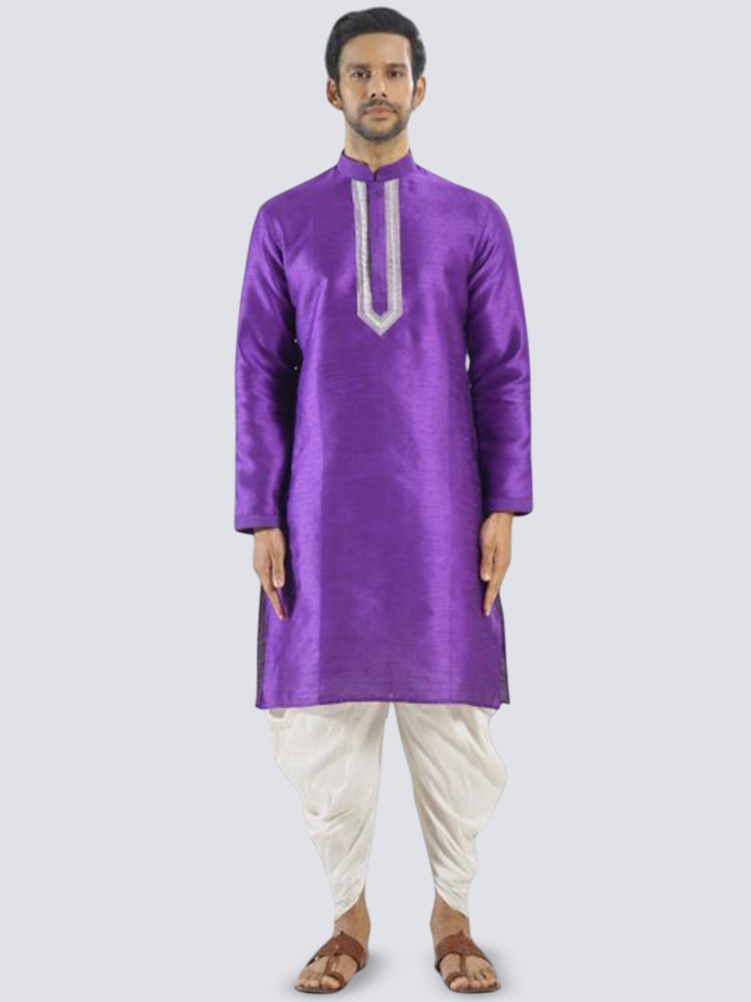 

SULAKSHACOUTUREZ Men Embroidered Regular Kurta with Patiala, Purple