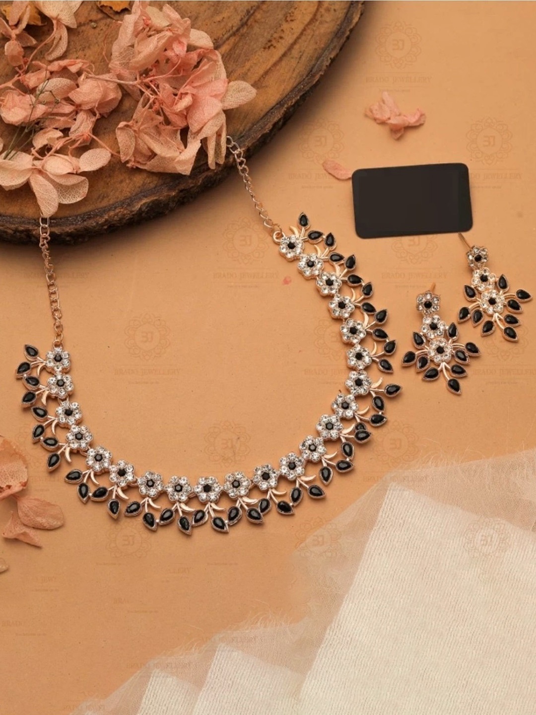 

TANLOOMS Rose Gold-Plated Artificial Stones Studded Jewellery Set