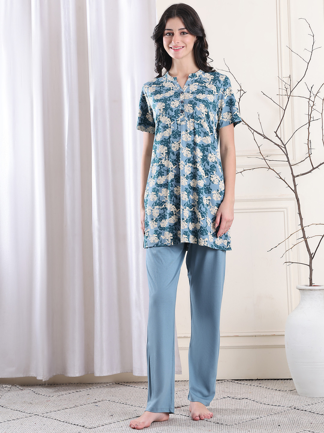 

Kanvin Women Floral Printed Night suit, Blue