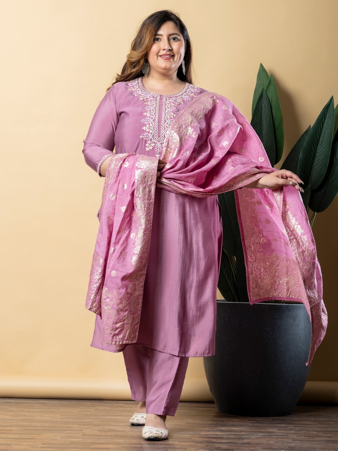 

Readiprint Fashions Women Embroidered Regular Mirror Work Kurta with Palazzos & With Dupatta, Mauve