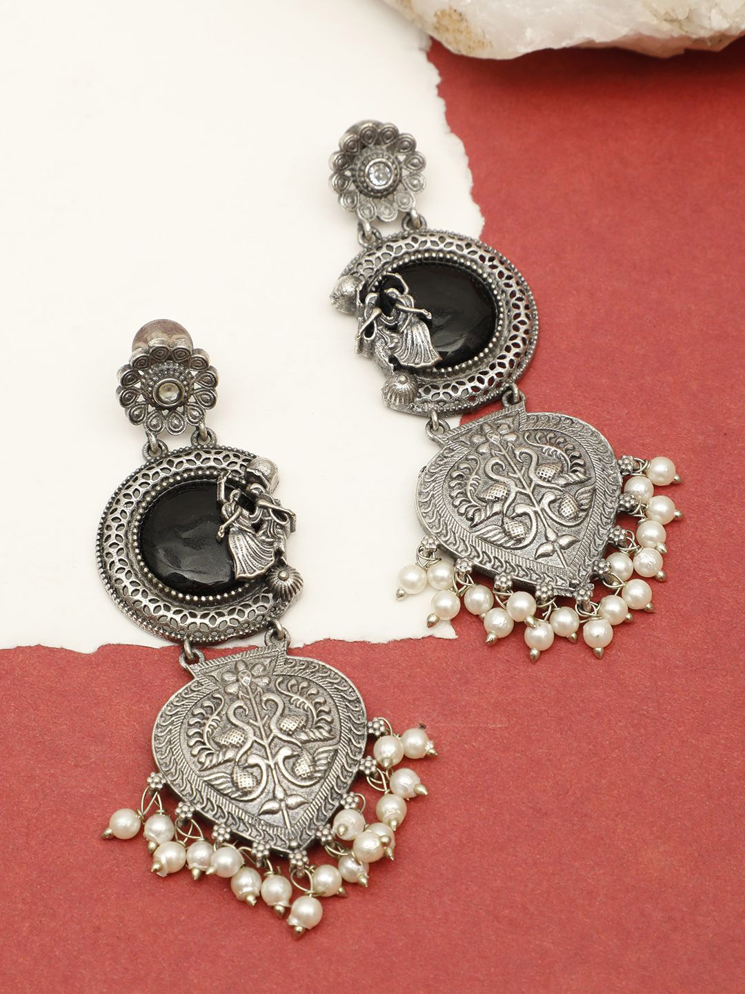 

VIVAZS Silver-Plated Emerald Studded Oxidised Contemporary Chandbalis