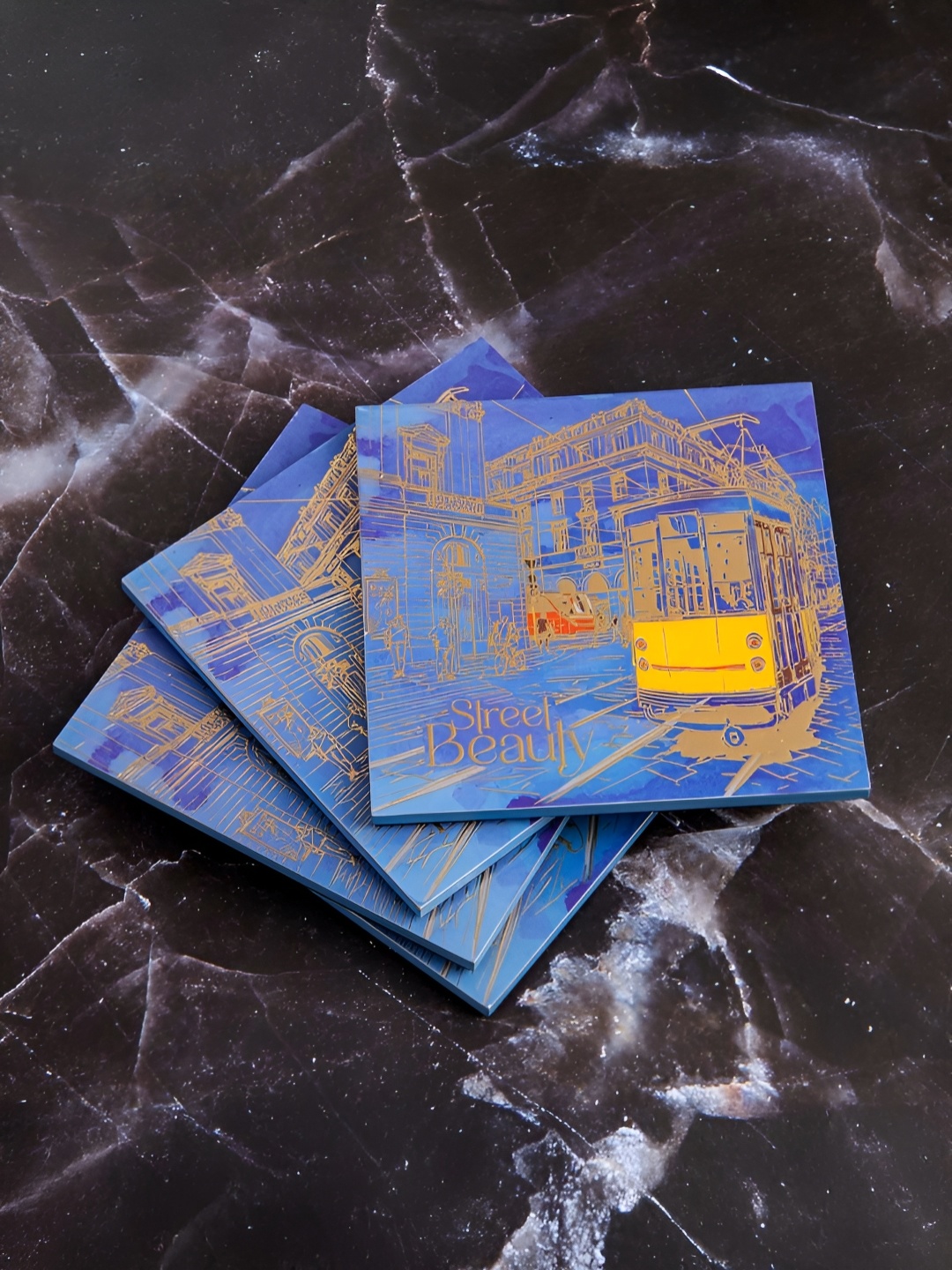 

giBOX 4 Pieces Blue Gold-Plated Street Printed Square Glossy Finish Wooden Coasters