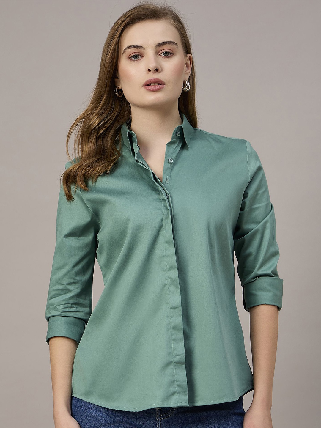 

The Roadster Lifestyle Co. Women Spread Collar Solid Cotton Casual Shirt, Green