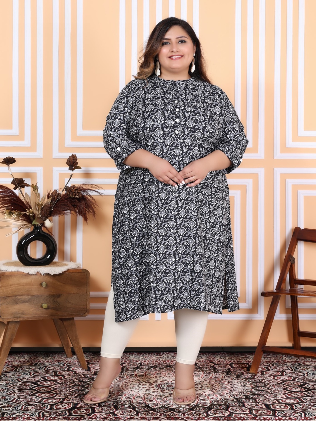 

ASANSHI Plus Size Floral Printed Mandarin Collar Straight Kurta, Black