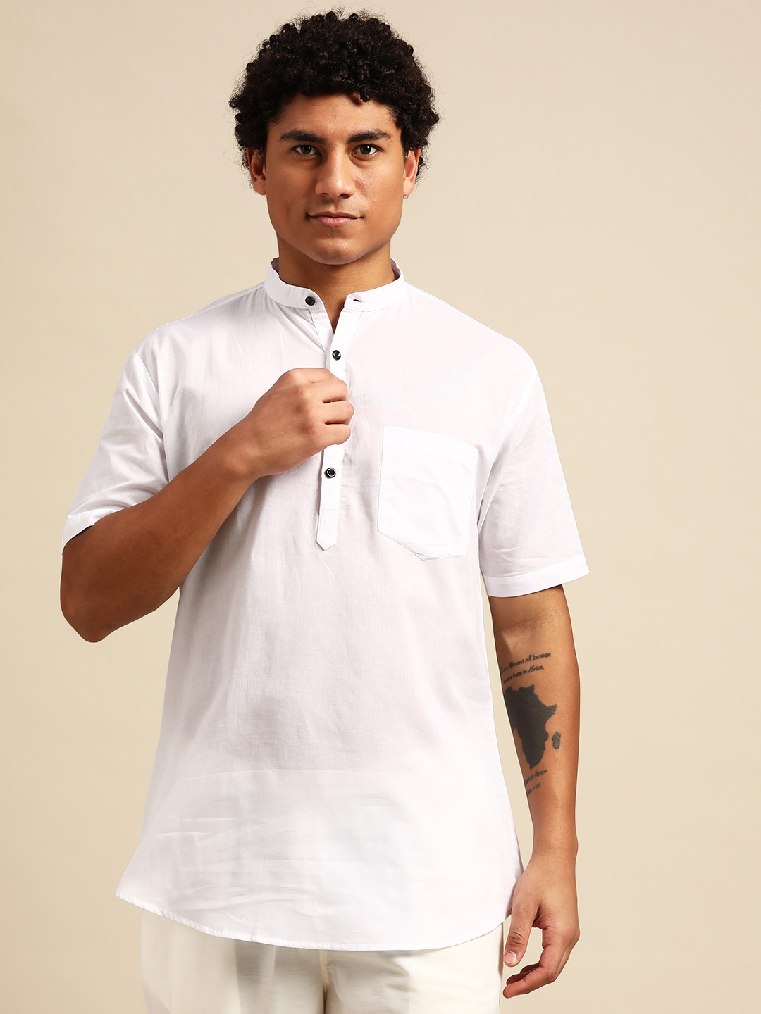 

RAJUBHAI HARGOVINDAS Band Collar Pure Cotton Short Kurta, White