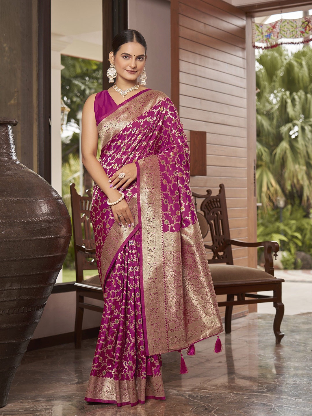 

SAREETHNIC Woven Design Zari Pure Silk Banarasi Saree, Magenta