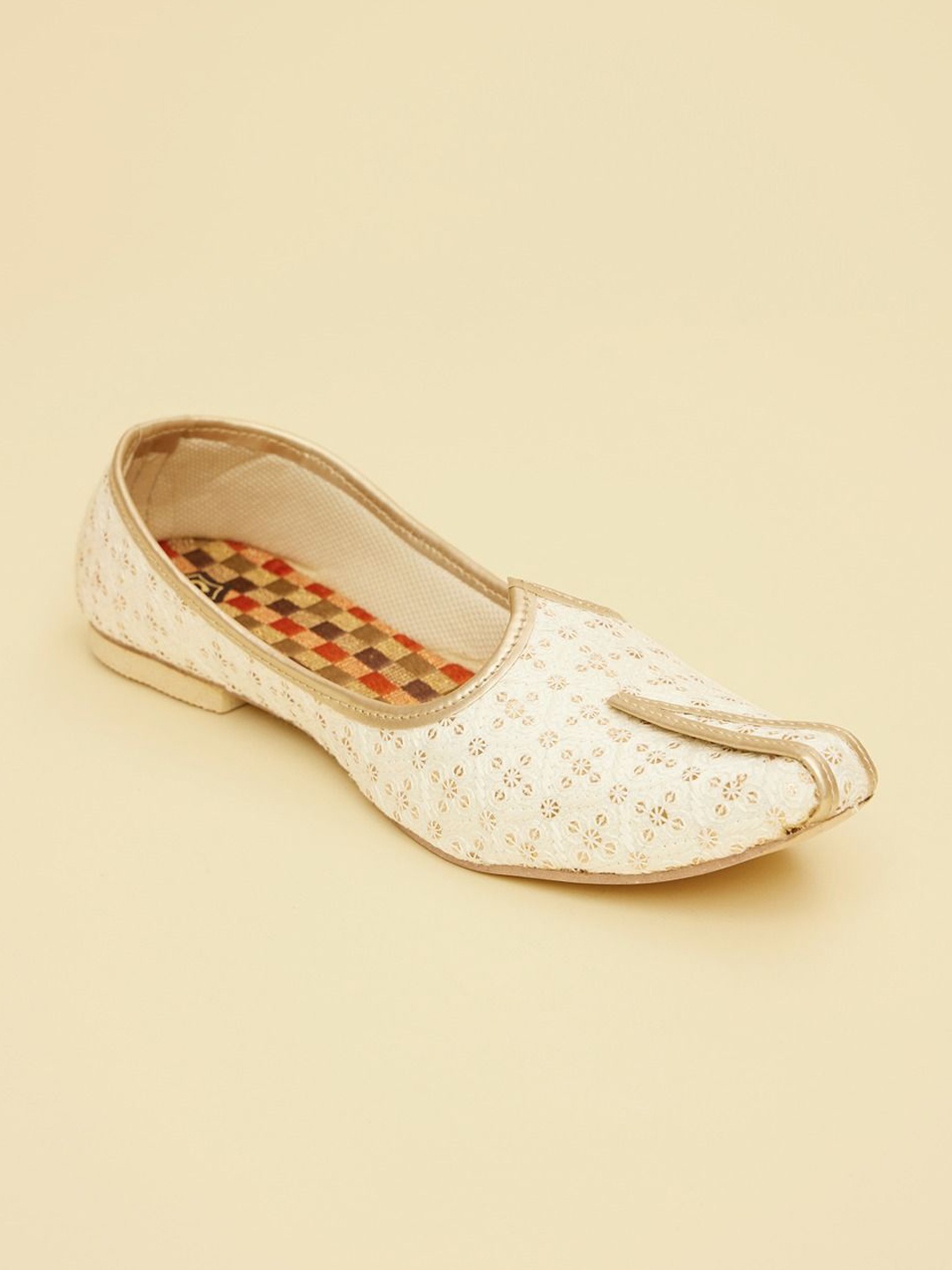 

Manyavar Men Woven Design Mojaris, Cream