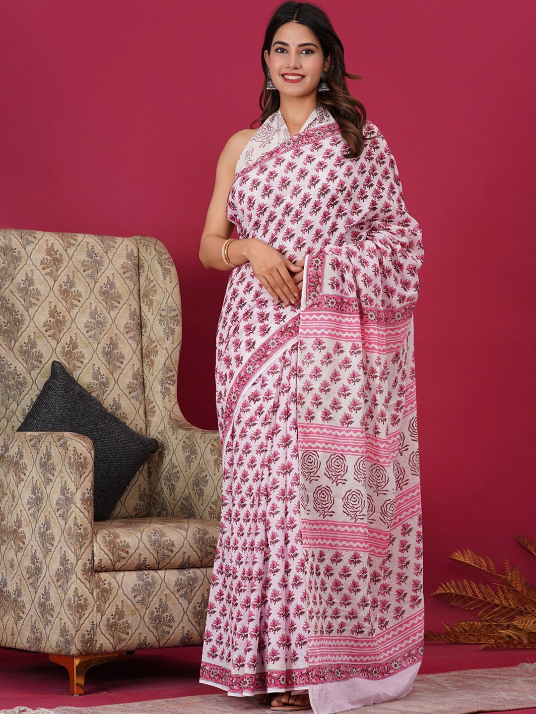 

Shivanya Handicrafts Floral Pure Cotton Block Printed Saree, White