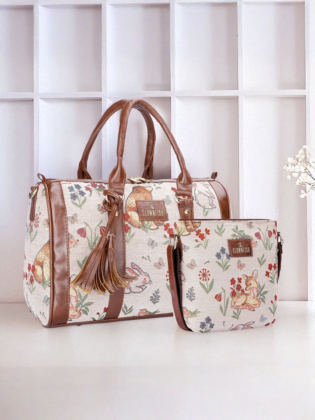 

THE CLOWNFISH Women Floral Printed Bowling Handheld Bag With Pouch, White