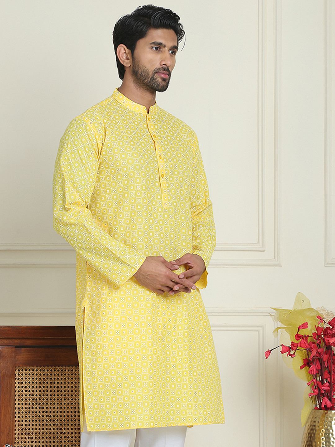 

Jompers Geometric Printed Mandarin Collar Cotton Thread Work Straight Kurta, Yellow