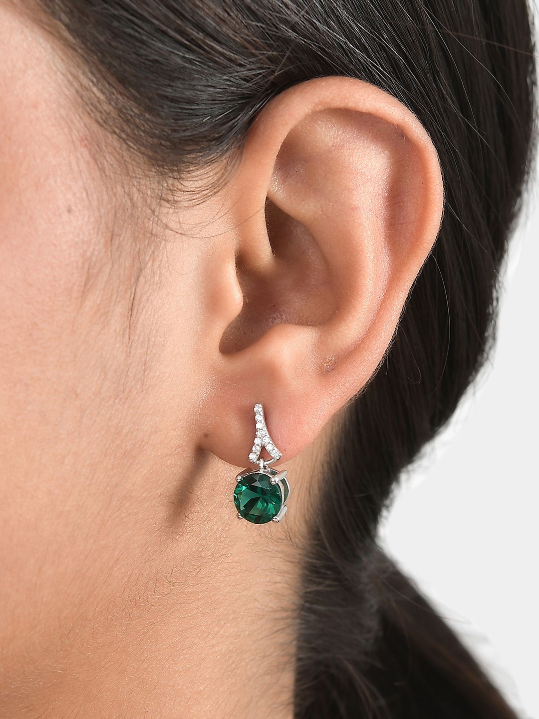 

Ornate Jewels 925 Silver Rhodium-Plated Emerald Studded Circular Shaped Studs, Green