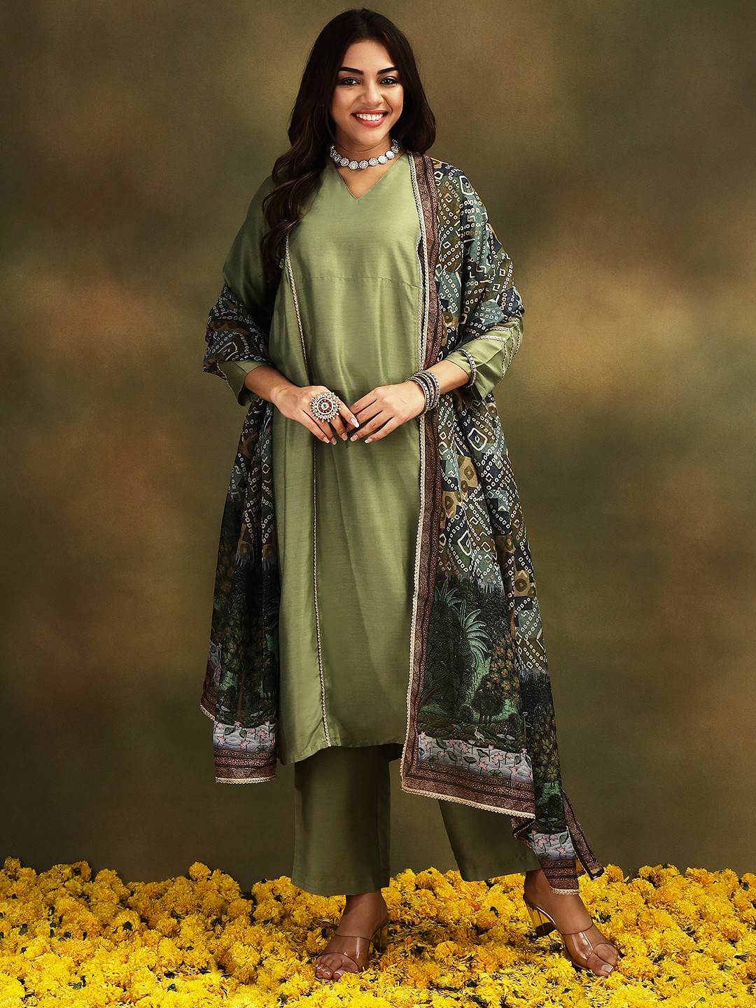 

Stylefables Panelled V-Neck Straight Kurta With Palazzos And Dupatta, Green