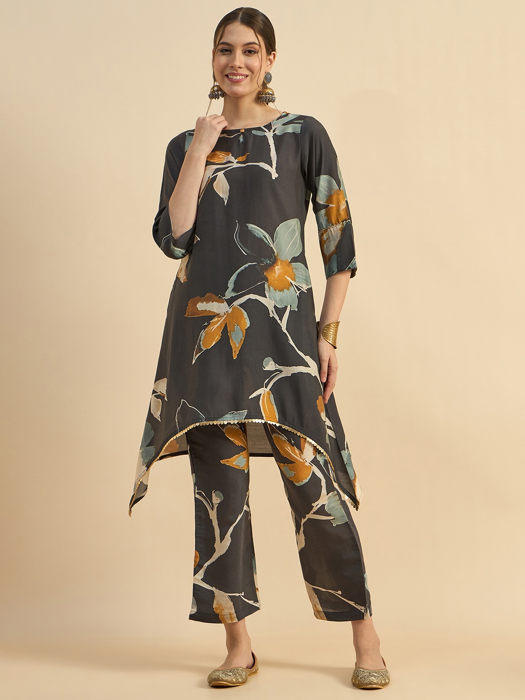 

Azira Floral Printed Keyhole Neck Gotta Patti Tunic With Trousers, Grey