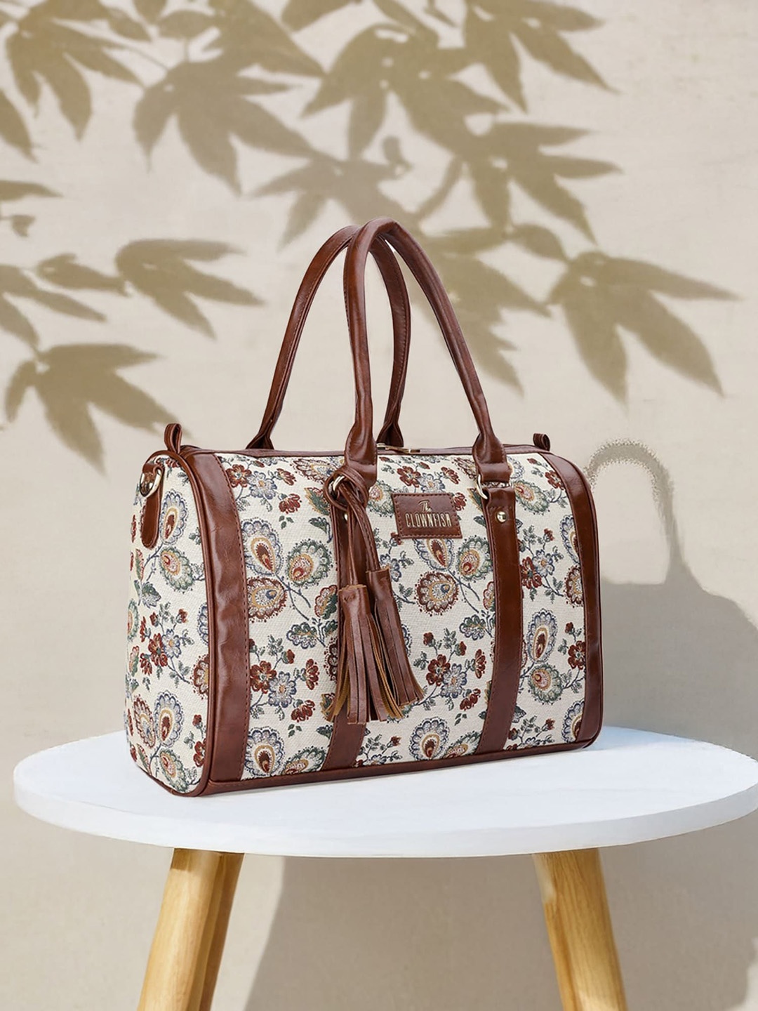 

THE CLOWNFISH Women Floral Printed Bowling Handheld Bag, Off white