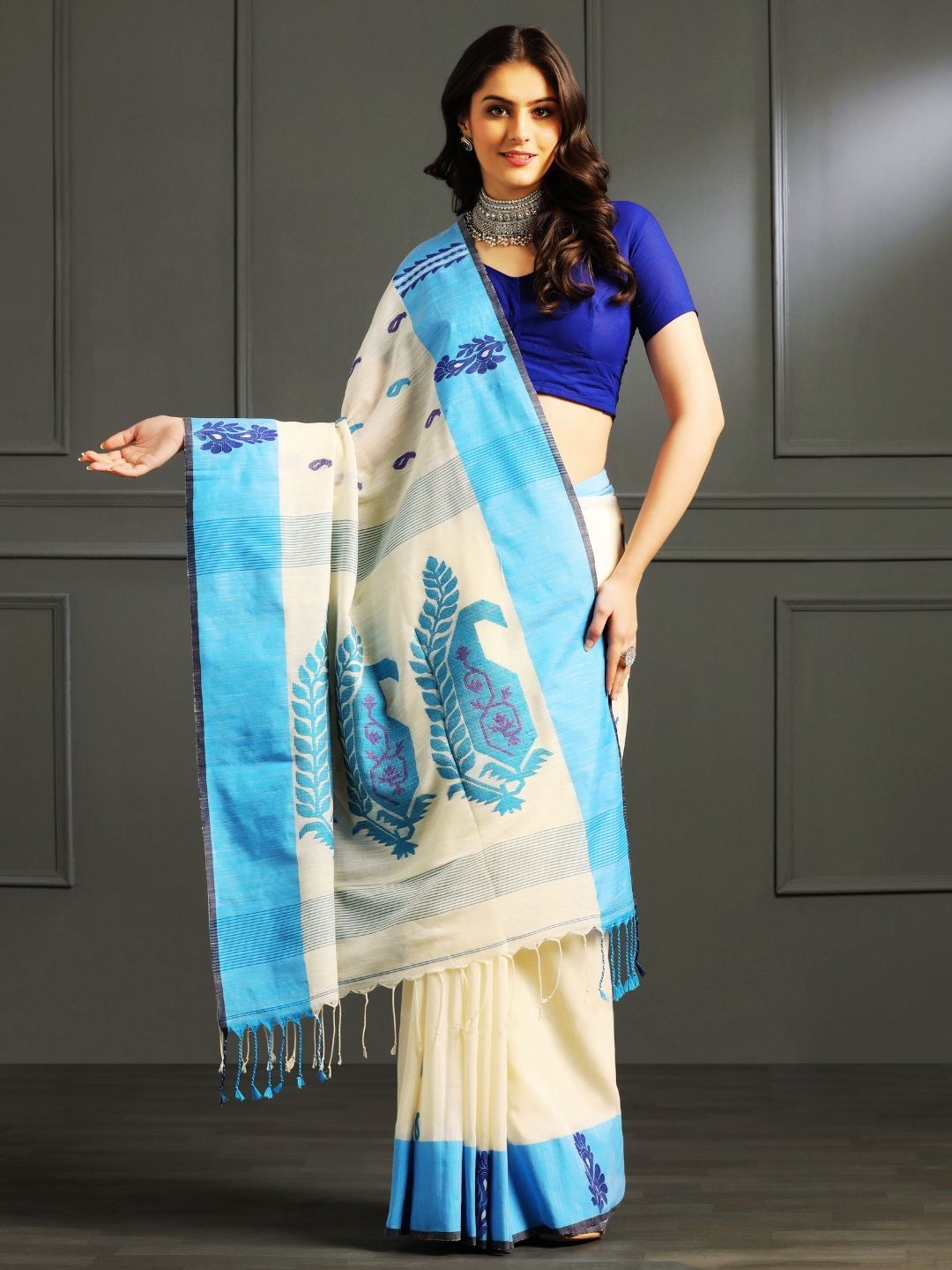 

ADITRI Woven Design Pure Cotton Khadi Saree, White