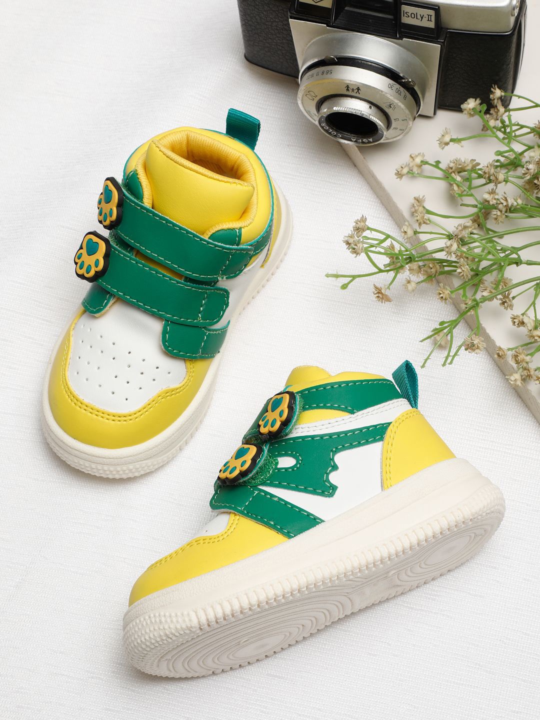 

ONYC Unisex Kids Colourblocked PU High-Top Sneakers, Yellow
