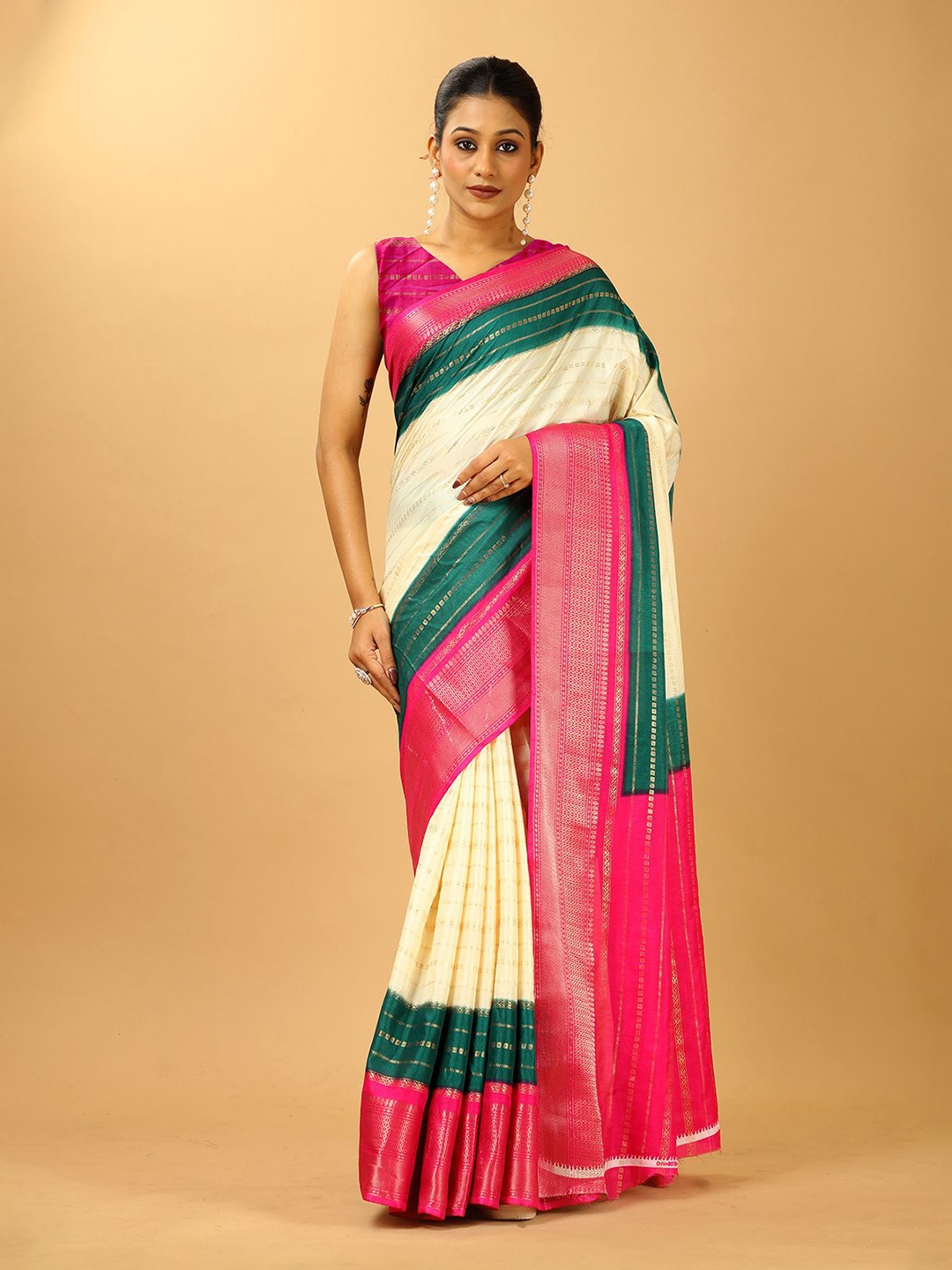 

A.V.M. SILK MILLS Colourblocked Dharmavaram Saree, White