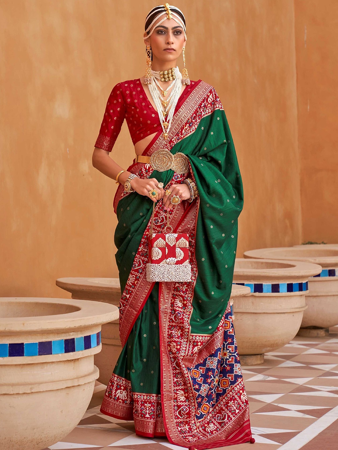 

DIVASTRI Woven Design Patola Saree With Unstitched Blouse Piece, Green
