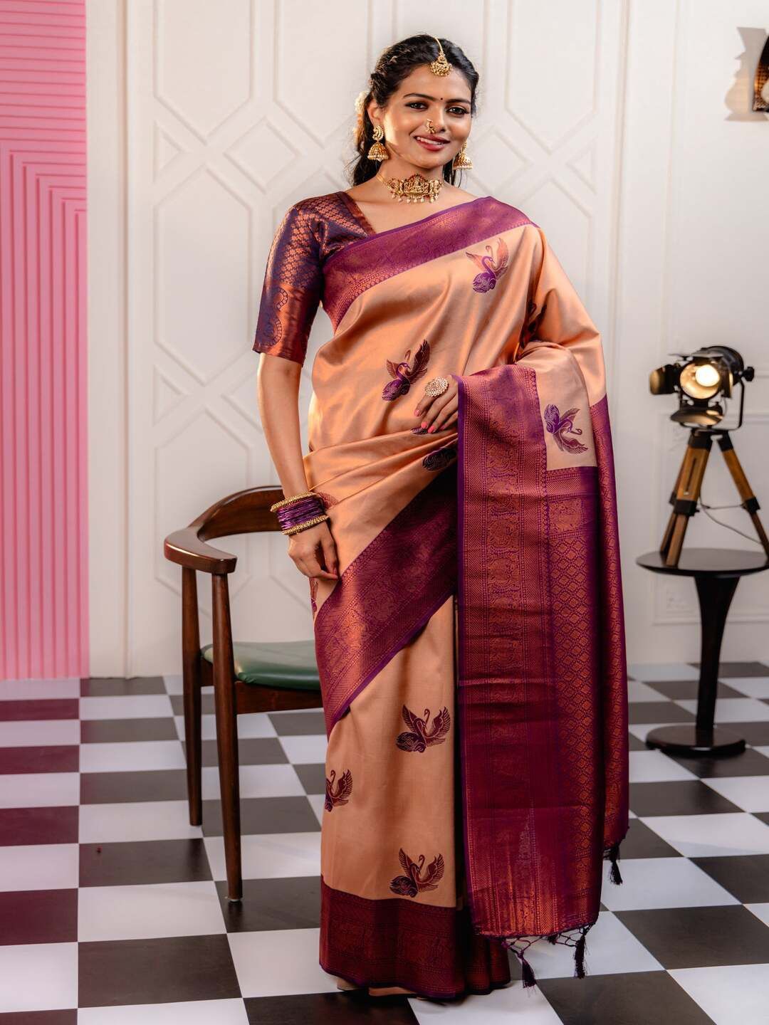 

ASCIIBLUES Silk Blend Banarasi Saree, Rust