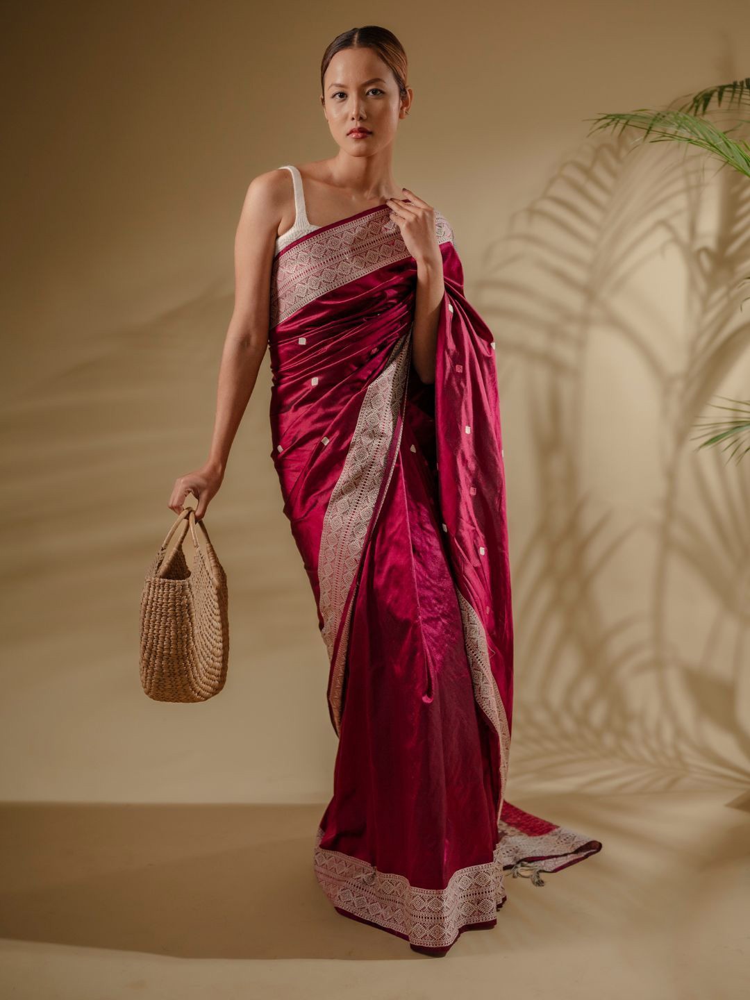 

Mayuri Silk Ethnic Motifs Zari Pure Silk Saree, Burgundy