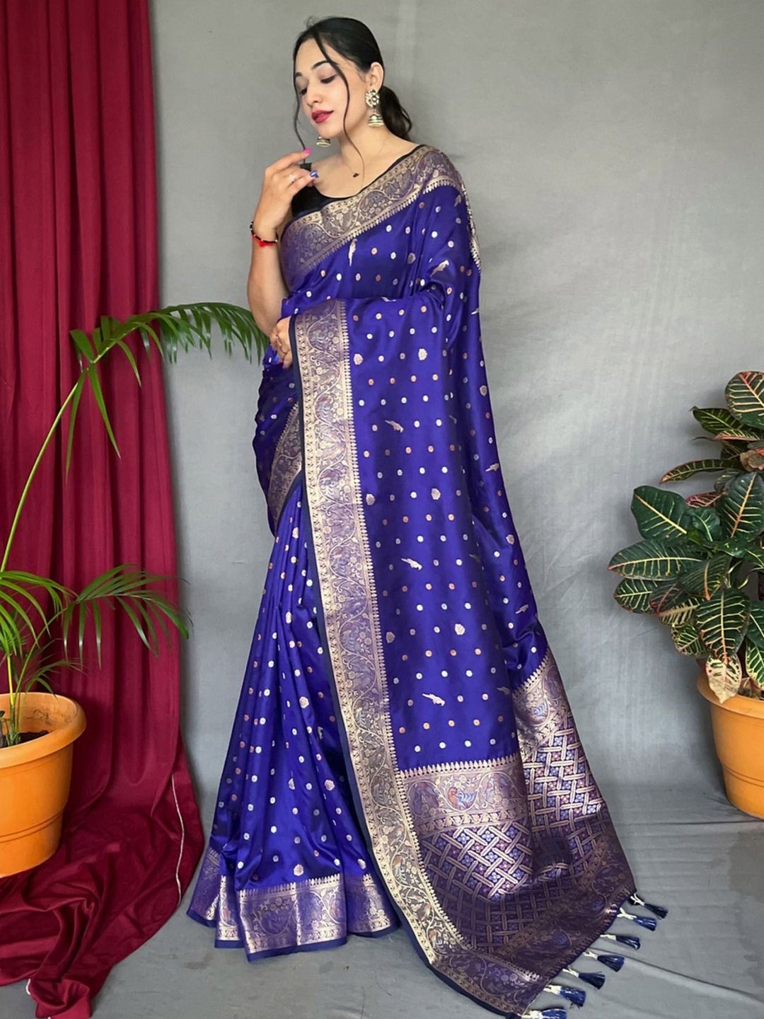 

DIVASTRI Woven Design Zari Pure Silk Banarasi Saree, Blue