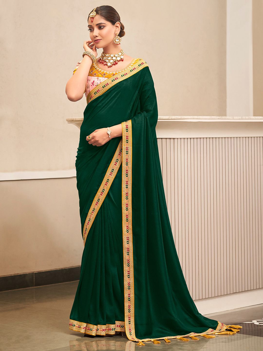 

LeeliPeeri Designer Embroidered Saree With Blouse Piece, Green