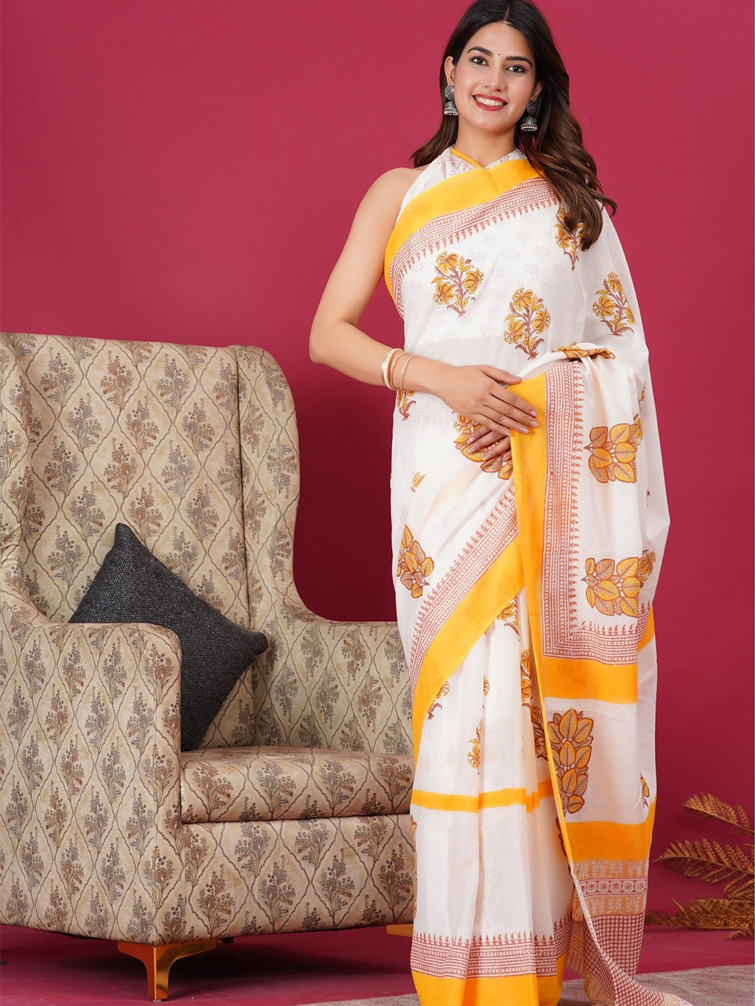 

Shivanya Handicrafts Floral Printed Pure Cotton Block Print Saree, White