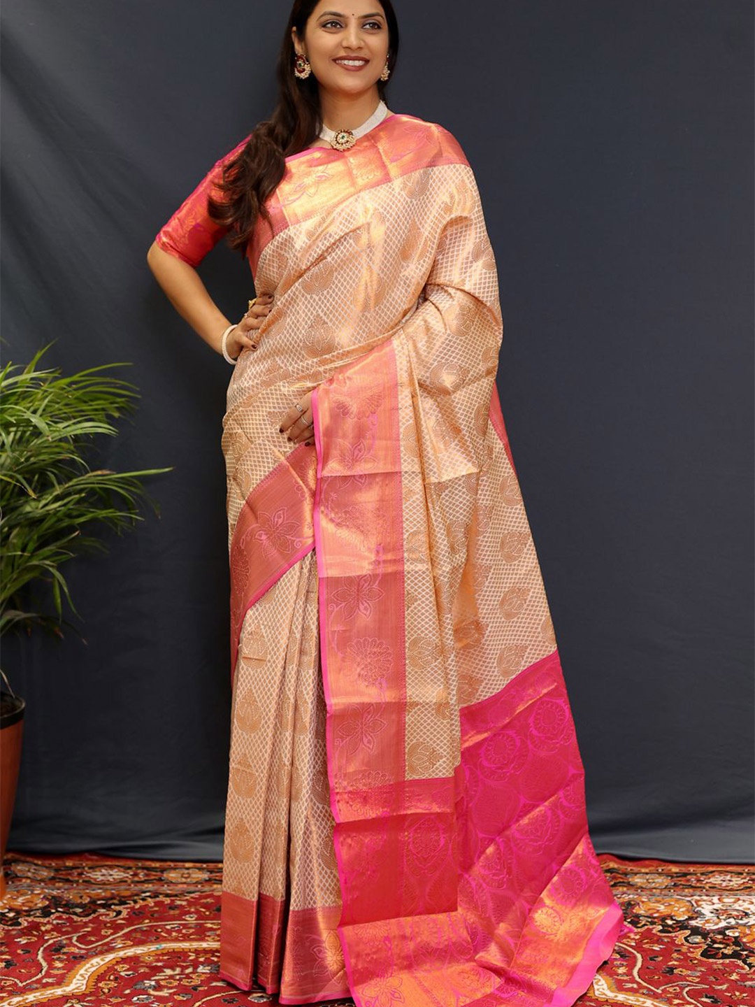 

DIVASTRI Woven Design Zari Kanjeevaram Saree, Off white