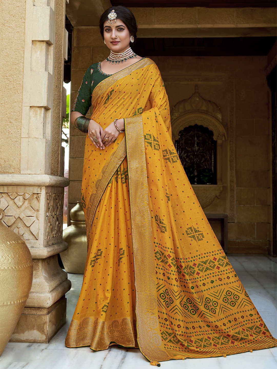 

VIRENDRA TEXTILES Bandhani Zari Pure Georgette Saree, Yellow