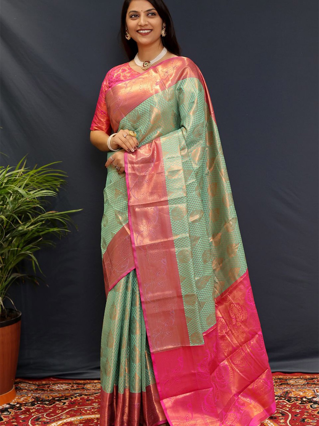 

DIVASTRI Woven Design Zari Kanjeevaram Saree, Sea green