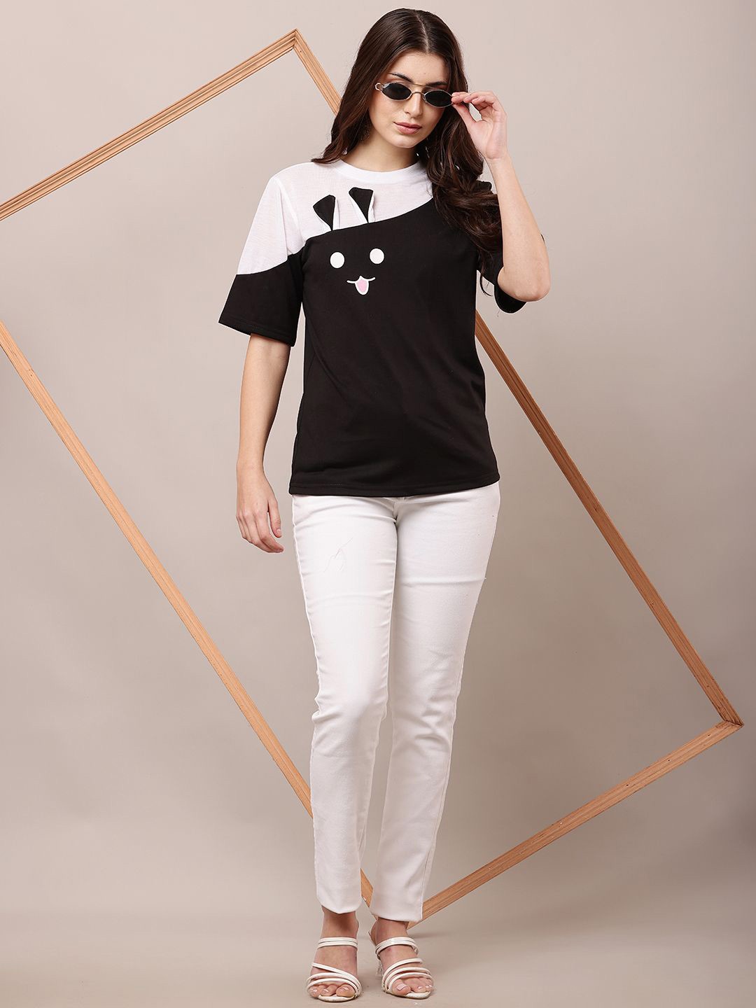 

Raabta Fashion Women Colourblocked Applique T-shirt, Black
