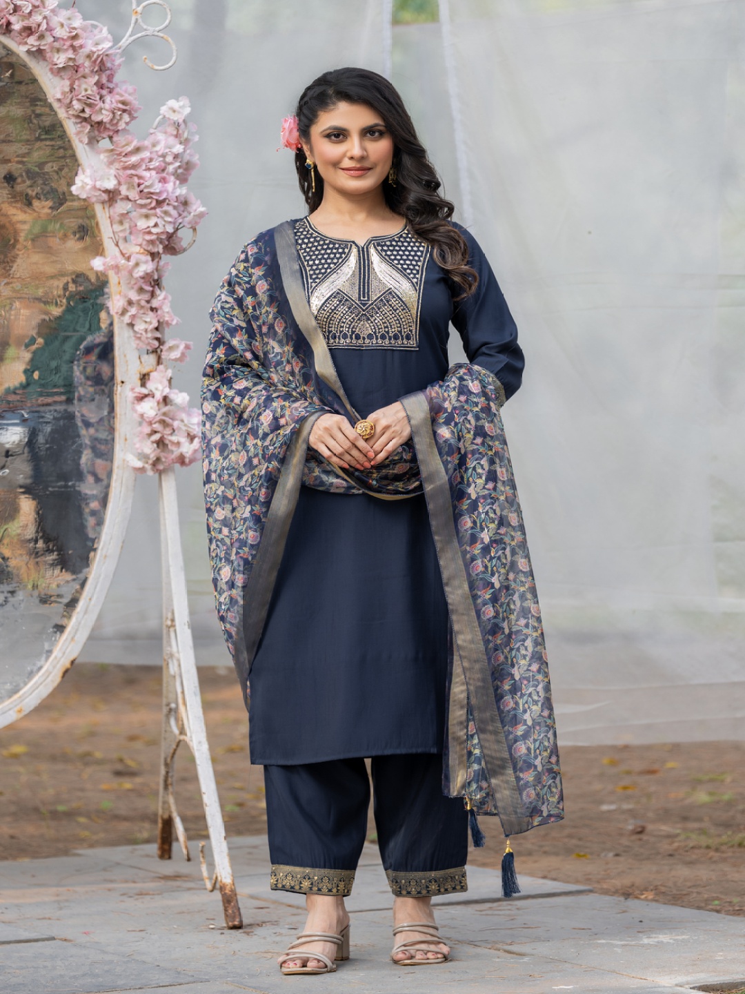 

Ekta Textiles Women Regular Kurti with Pyjamas & With Dupatta, Navy blue