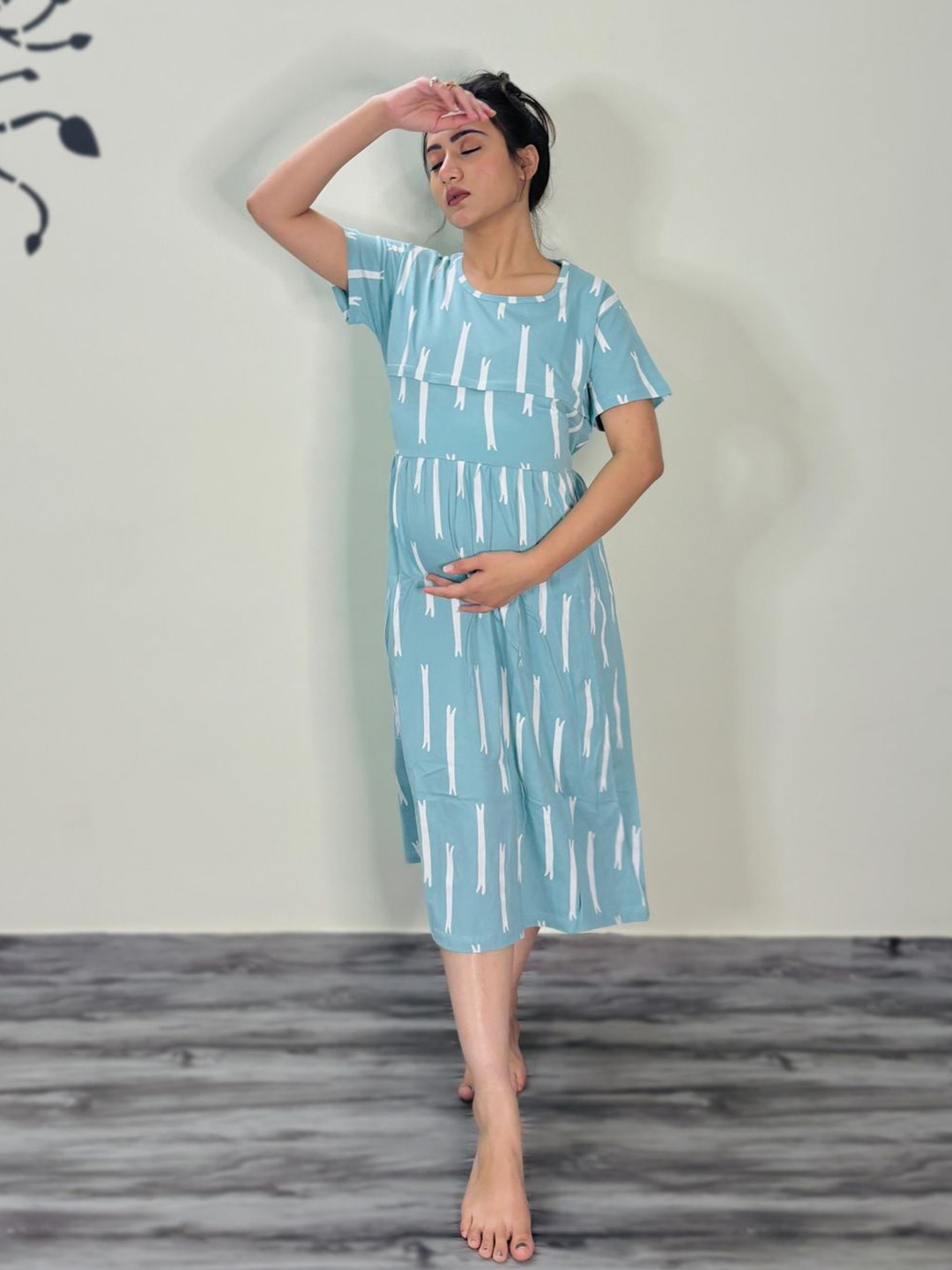 

SWEET MOON Geometric Printed Round Neck Maternity Midi Nightdress, White
