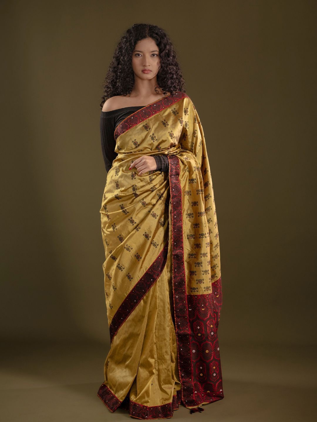 

Mayuri Silk Ethnic Motifs Pure Silk Saree, Yellow