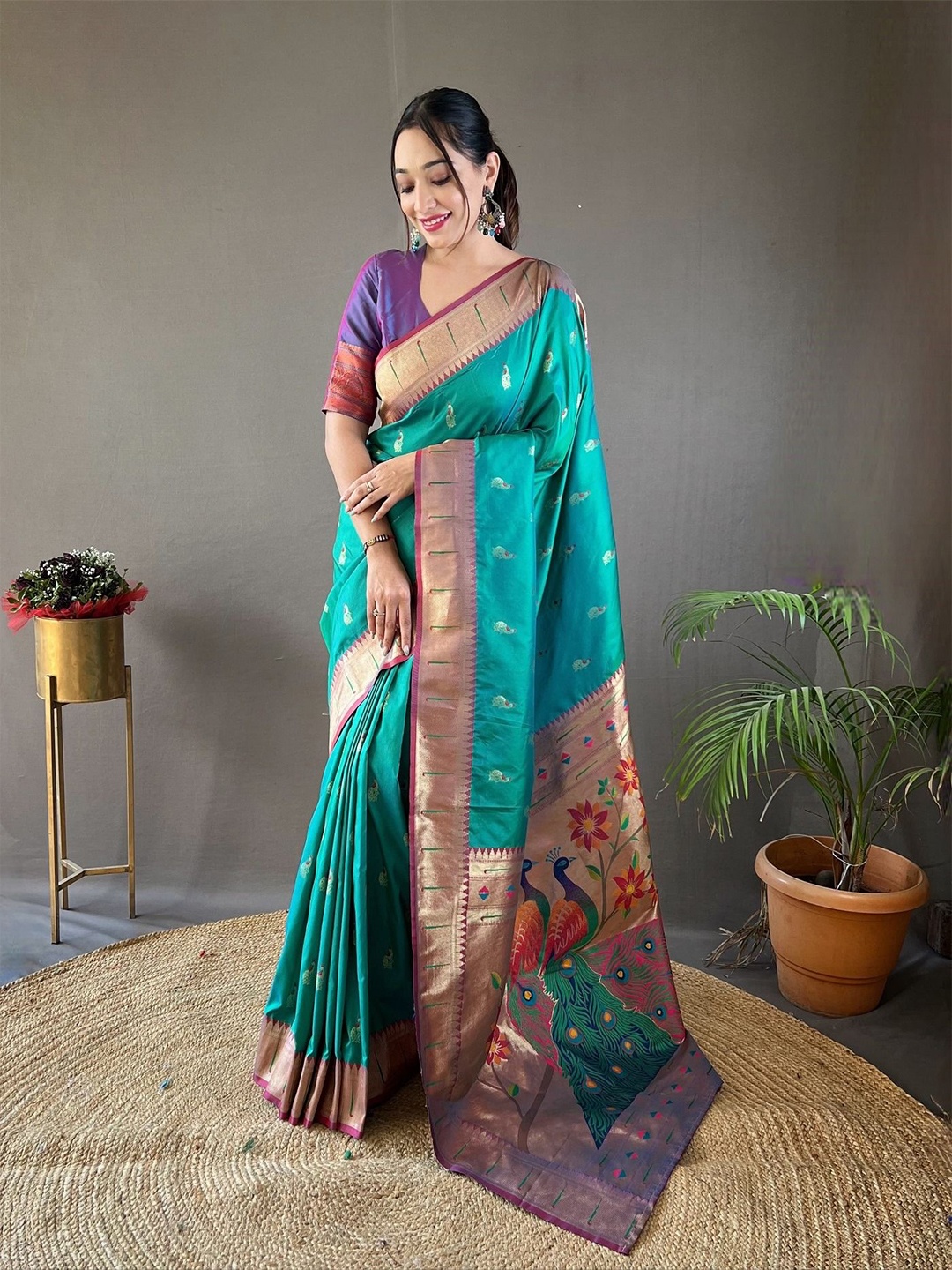 

DIVASTRI Ethnic Motifs Woven Design Zari Paithani Saree, Teal