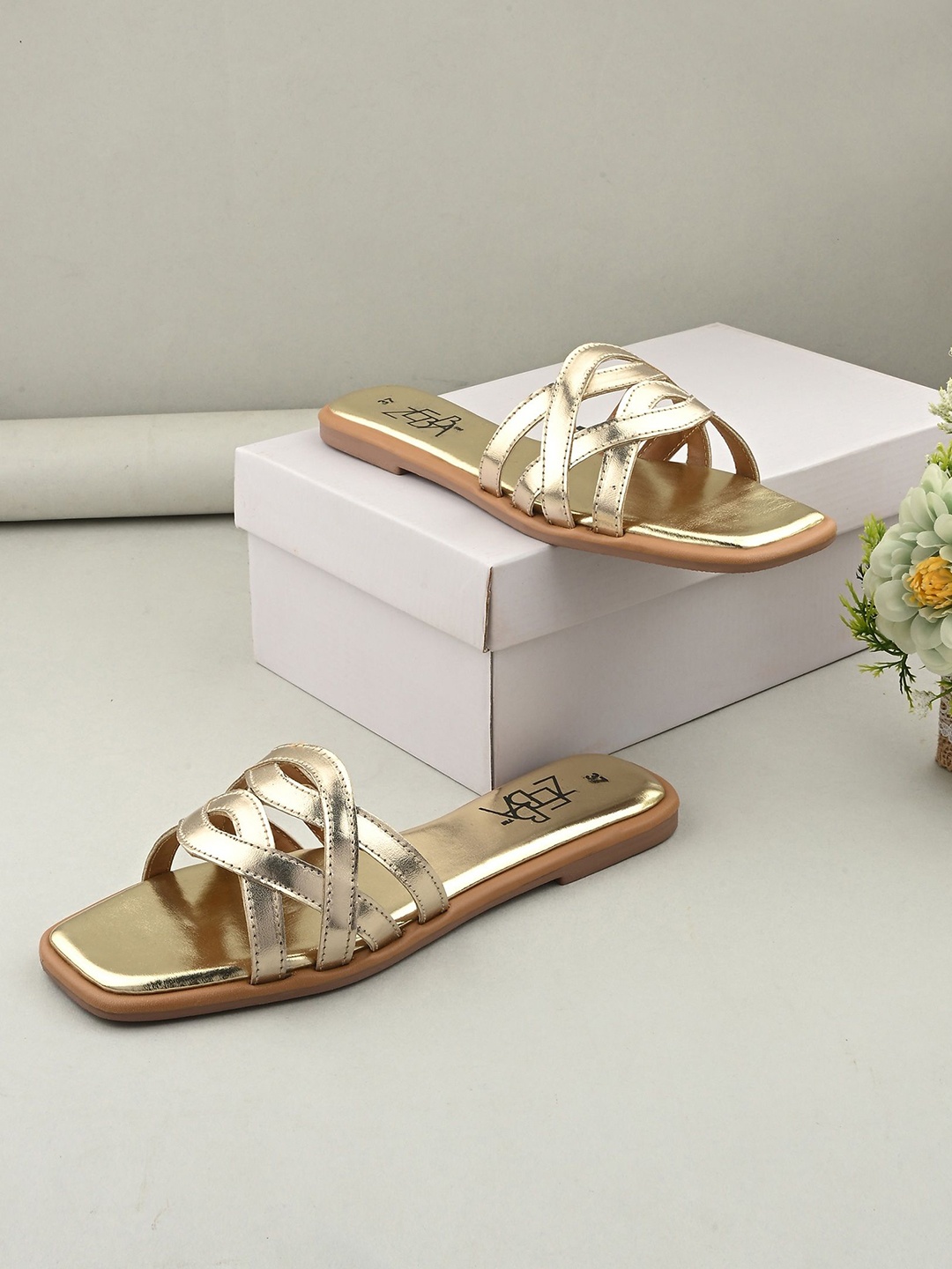 

Zebba Bruna Women Open Toe Flats, Gold