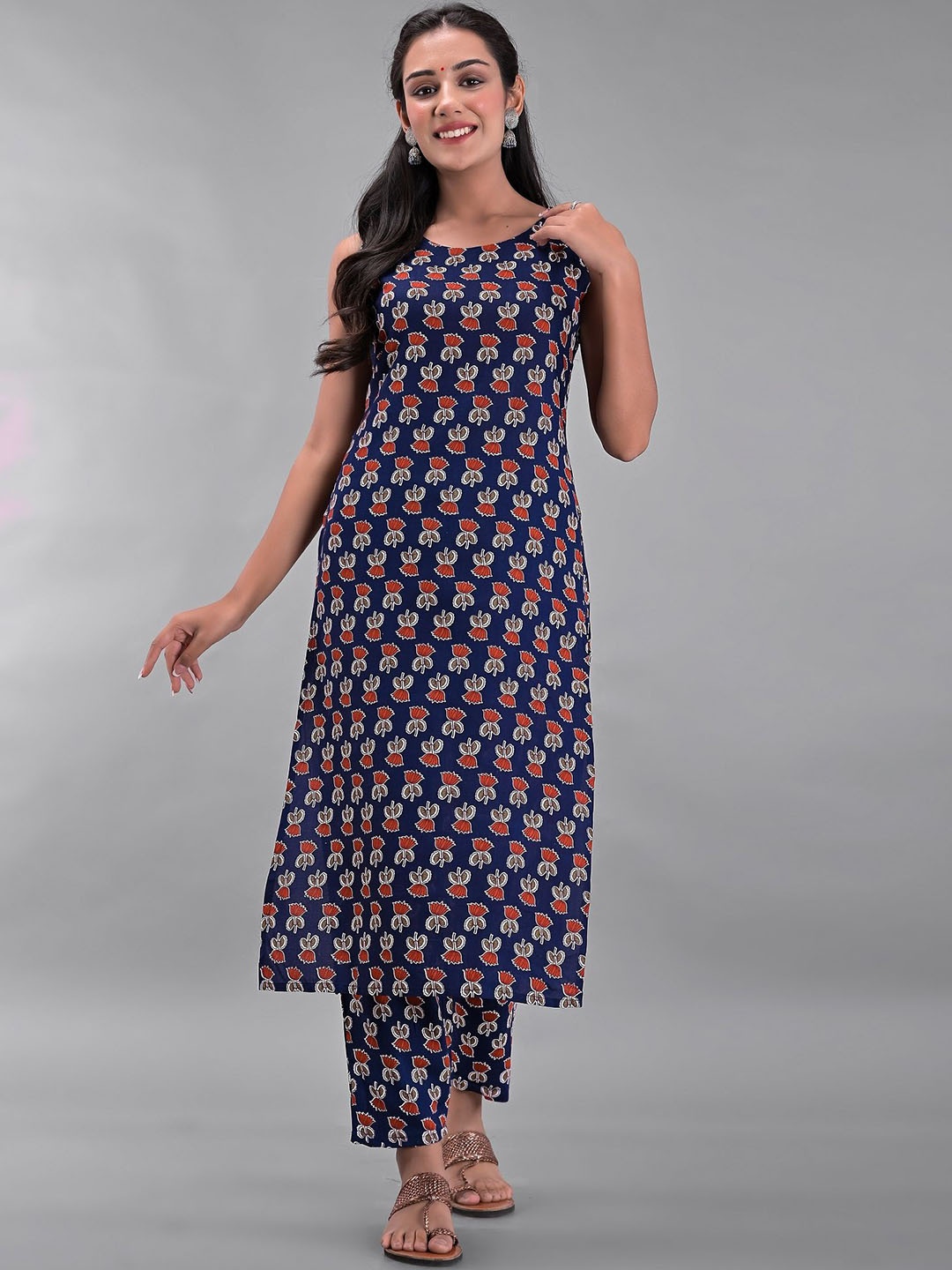 

Clothy N Wave Floral Printed Round Neck Straight Kurta With Trousers, Blue