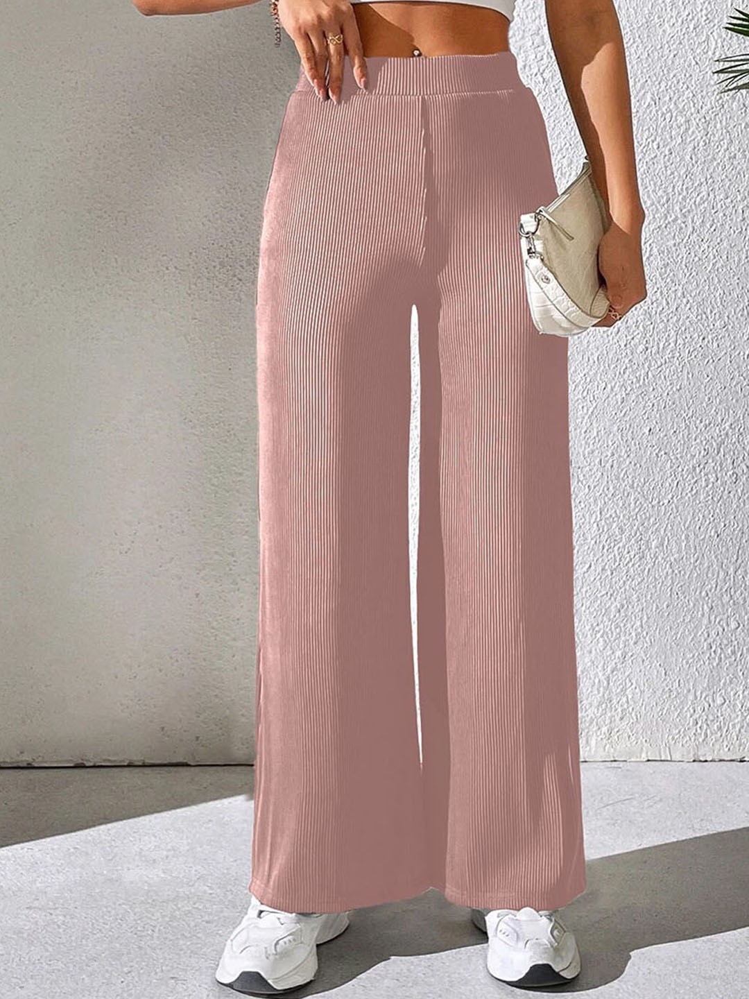 

The Roadster Lifestyle Co Women Straight Fit Mid Rise Trousers, Pink