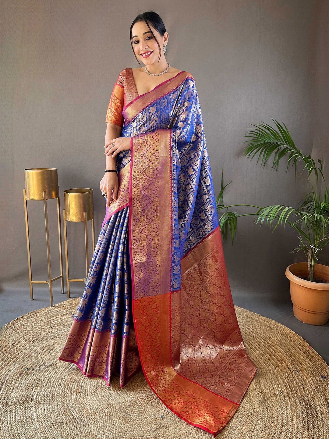

DIVASTRI Woven Design Zari Banarasi Saree, Blue