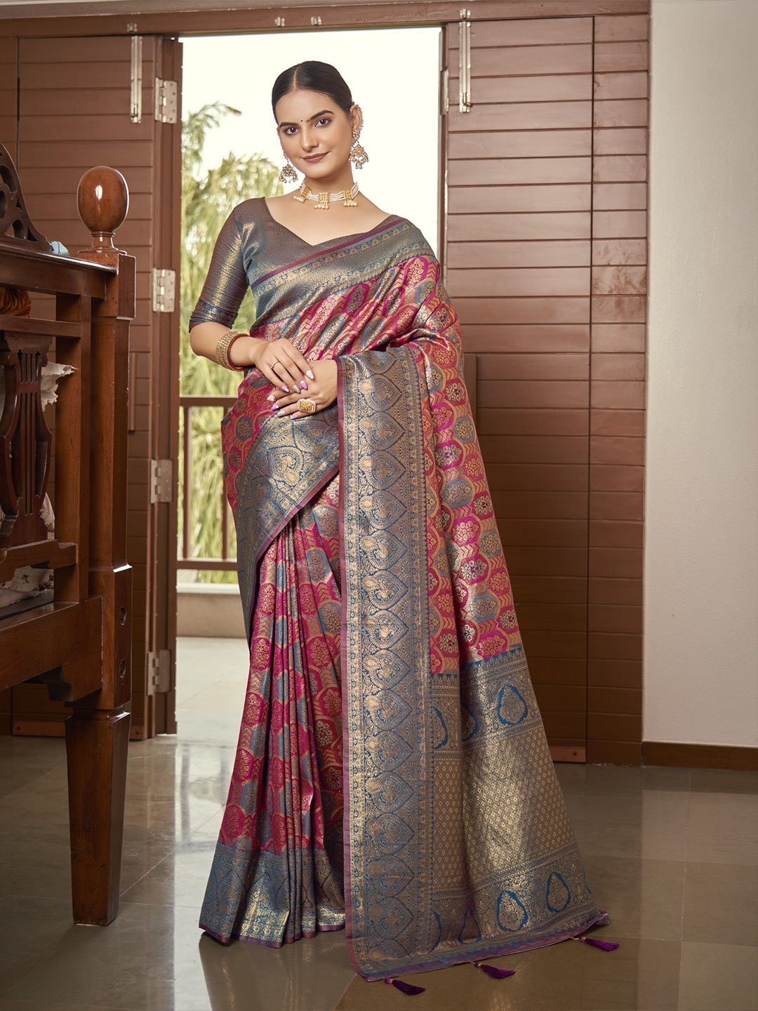 

SAREETHNIC Woven Design Zari Pure Silk Dharmavaram Saree, Pink