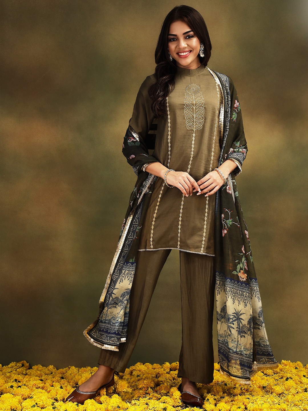 

Stylefables Floral Embroidered Zari Kurti With Trousers And Dupatta, Green