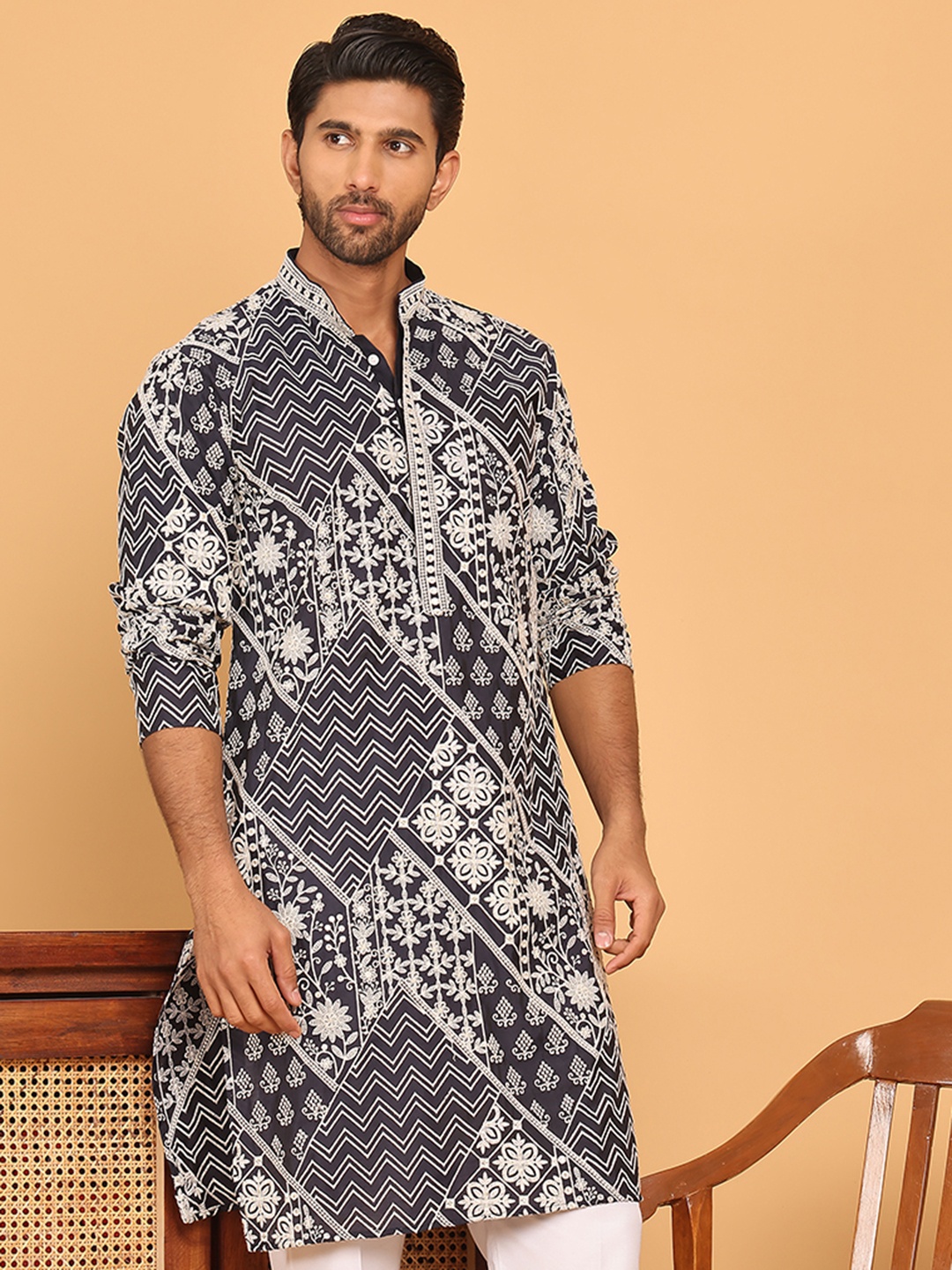 

Jompers Floral Embroidered Mandarin Collar Thread Work Straight Kurtas, Navy blue