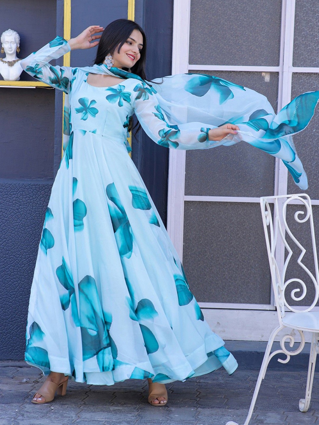 

Raiyani Enterprise Floral Printed Round Neck Pure Cotton Anarkali Kurta, Blue