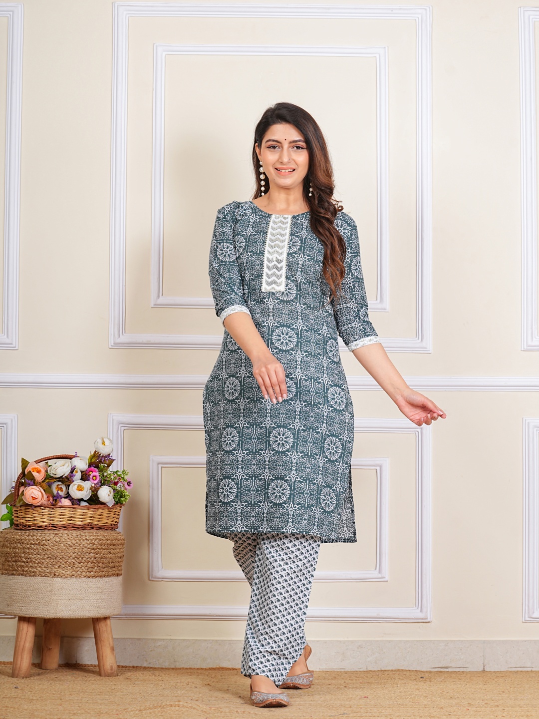 

Ayan Floral Printed Round Neck Pure Cotton Straight Kurta With Trousers, Grey